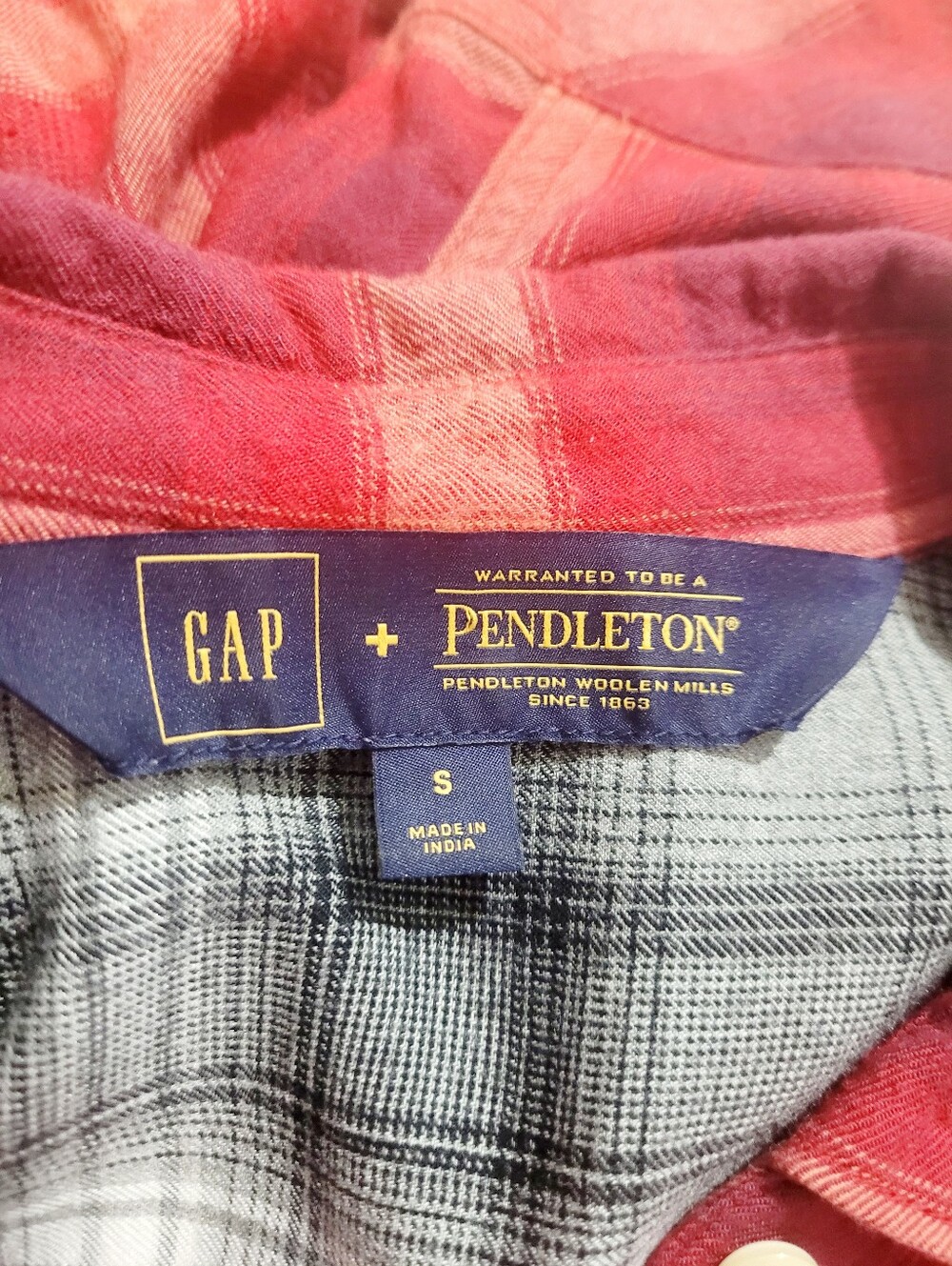 GAP Pendleton Collaboration Plaid Button Front Shirt Woman Small Red Outdoors - Picture 6 of 11